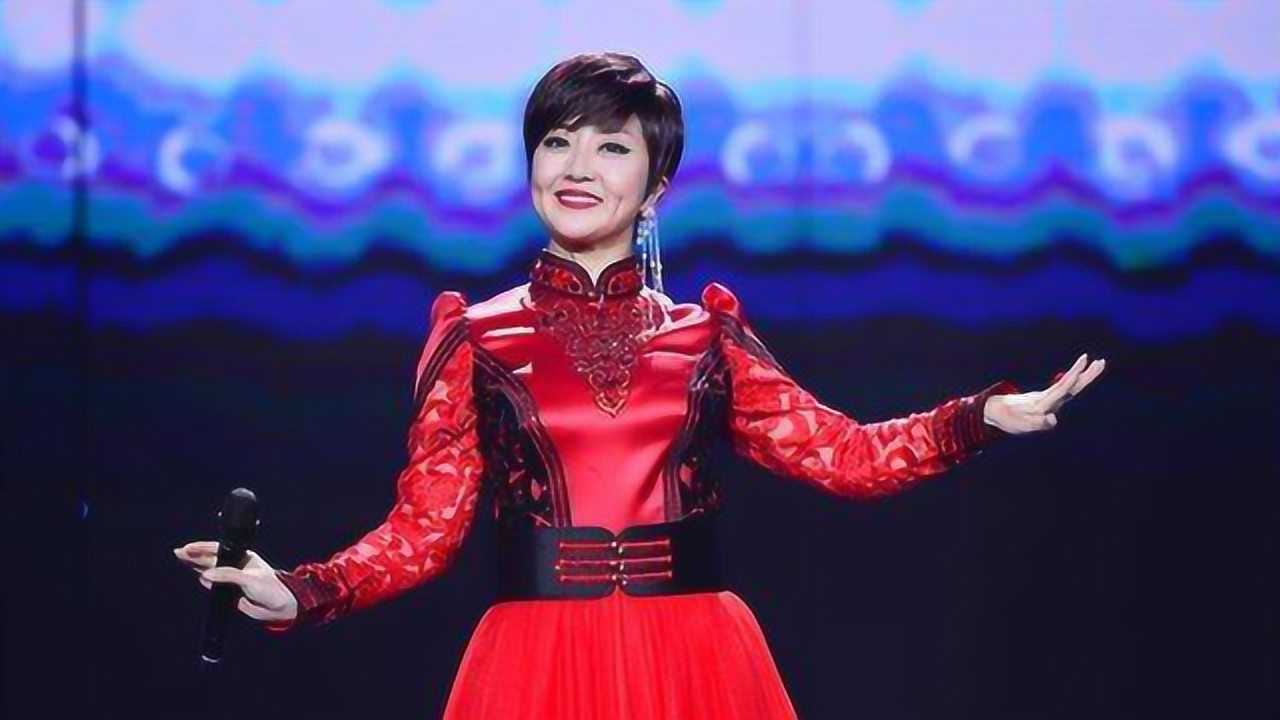 格格演唱万树繁华热情似火的歌曲当下年轻人ktv必点