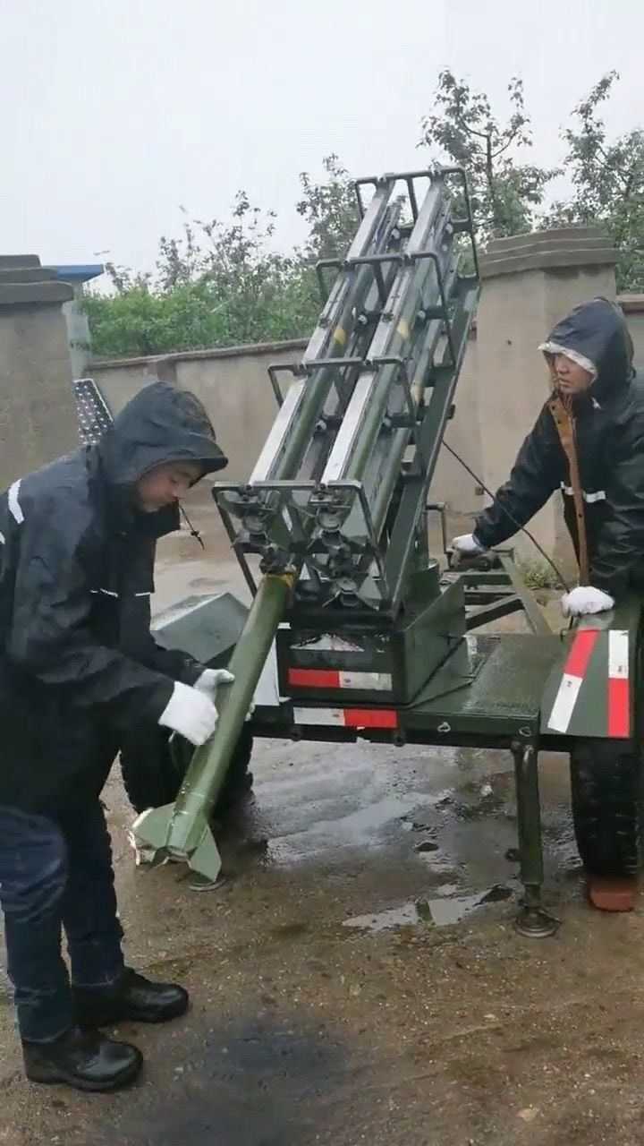 人工降雨,竟然发射这样的炮弹,这是要把天打哭吗?