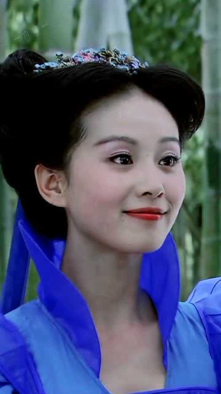 蓝衣的龙葵是我对刘诗诗的初印象那时的笑容真的很甜