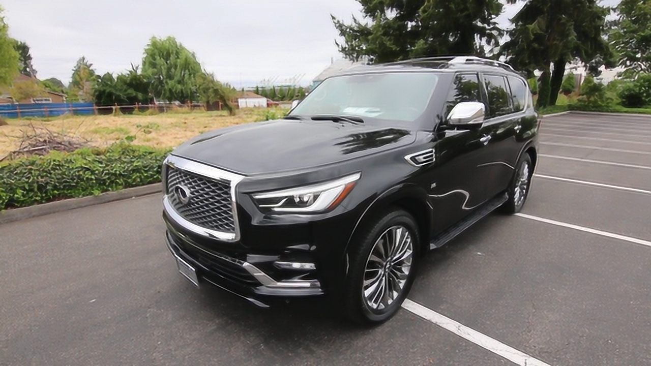 2020款英菲尼迪qx80到货,全面了解外观内饰后,我忘了路虎揽胜