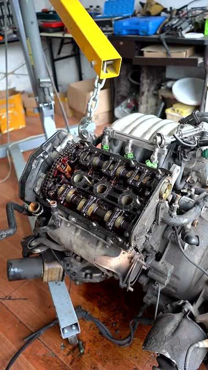 奥迪a6六缸发动机的内部结构和工作原理