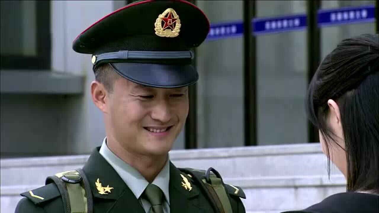 我是特种兵何晨光来大学校园想念唐心怡不料碰到晓晓好尴尬