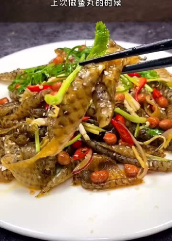 凉拌鱼皮 做了鱼丸后鱼皮怎么办?来看我怎么做!