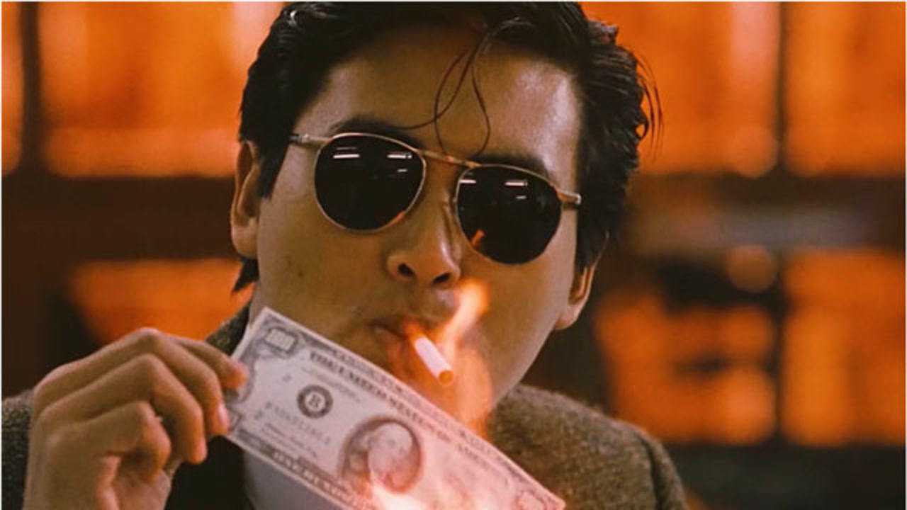 一部将周润发从低谷拉上岸的电影英雄本色太有男人味