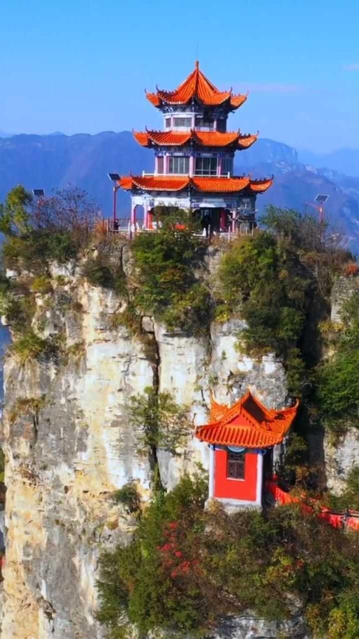 给大家看看重庆巫溪县的云台观真的很雄壮漂亮极了
