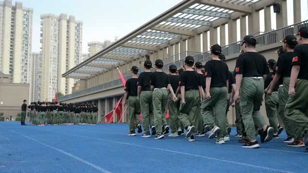 杭州钱塘新区观澜中学711班国防教育实践4人生第一次