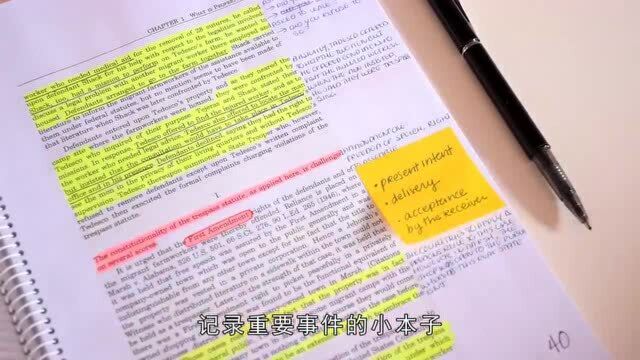 外国小伙脑洞大开,墙上贴满“便利贴”,父母直接看傻了