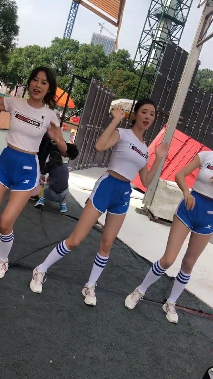 摇啊笑啊桥绵羊队