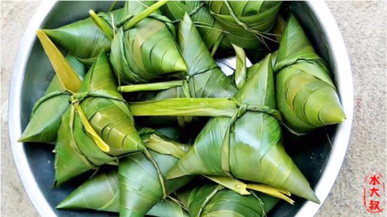 农村妈妈包一大锅三角粽子煮了一个晚上味道香喷喷