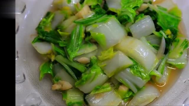 20年经验大厨师说:炒青菜关键在这四步,很多人第一步就做错了!