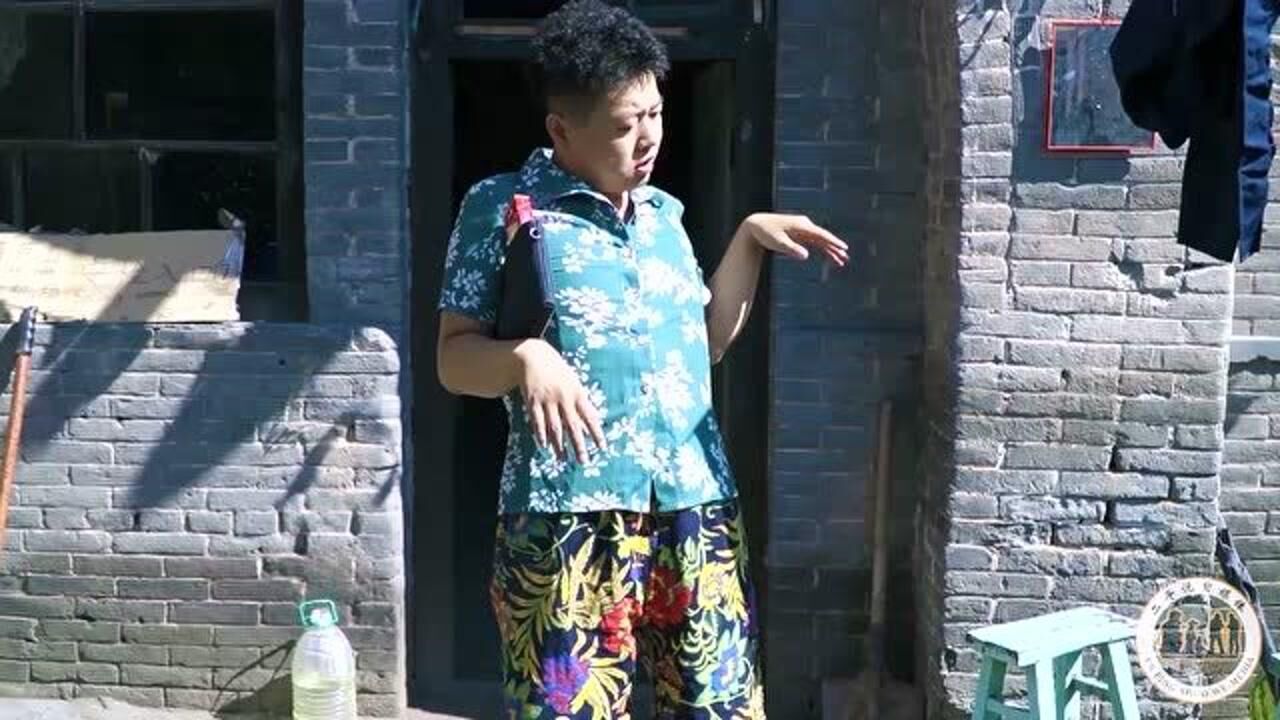 当你在你妈面前表演"街溜子",你妈会有什么反应?