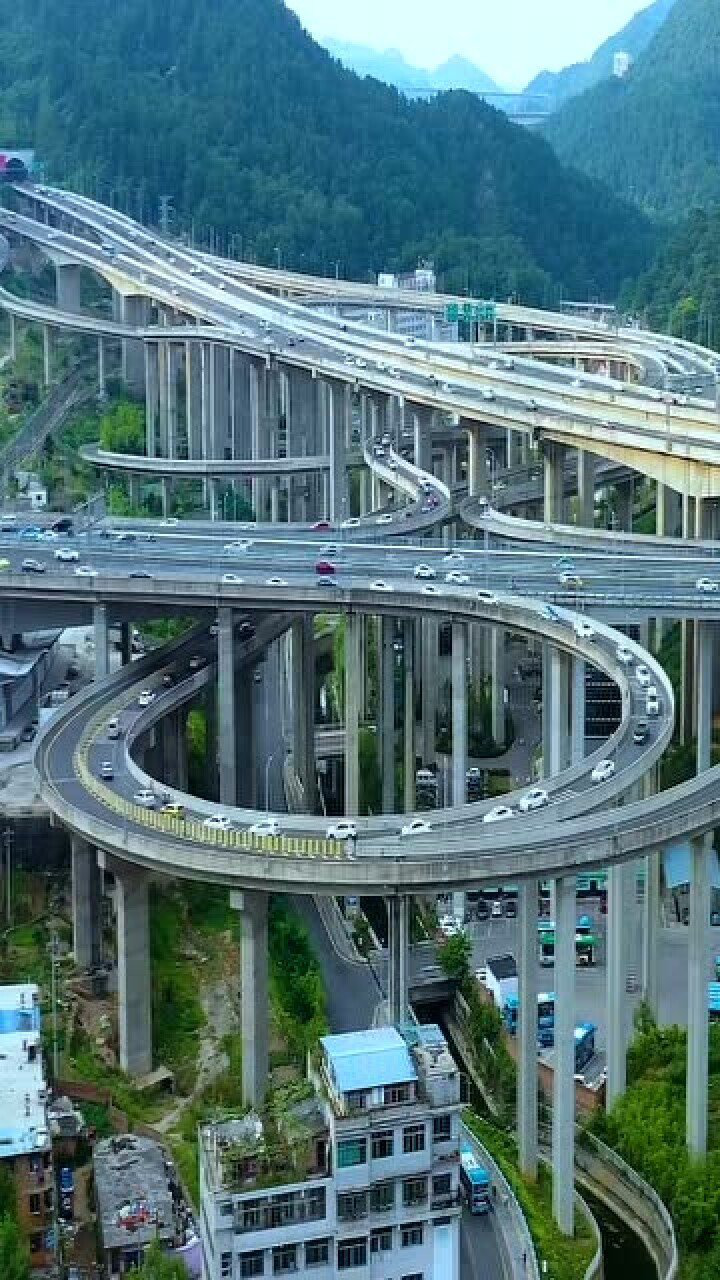 国内最复杂立交桥 贵阳黔春立交桥 它是贵阳的交通枢纽 堪称大山的