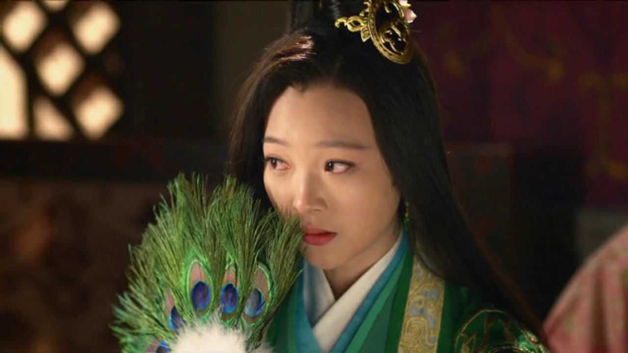 芈月传魏美人因一个动作惹怒大王大王直接让人割了她的鼻子