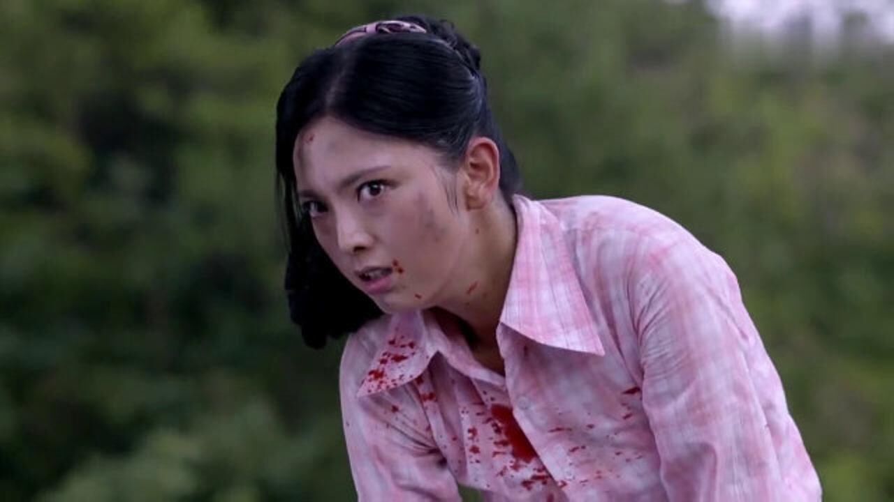 游击英雄:女战士被鬼子活捉,鬼子露出丑恶嘴脸,女战士宁死不从