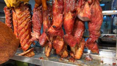 香港街头美食，几十年老字号的烧腊店，这一串串叉烧肉真香！