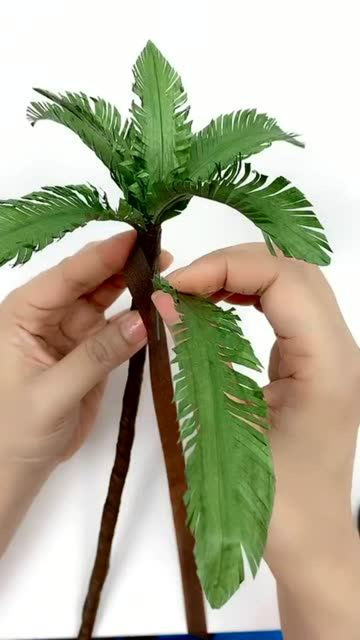 手工制作:用皱纹纸做的椰子树,你们觉得像吗