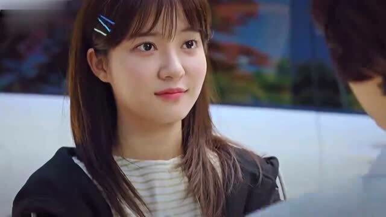 顶楼在黑暗中的阳光转瞬即逝雪雅被领养原来是有原因的