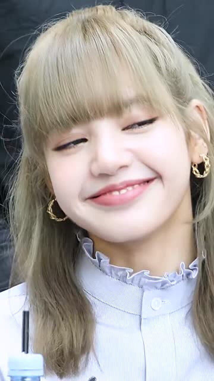 人间芭比辣lisa就是嘴巴有点大