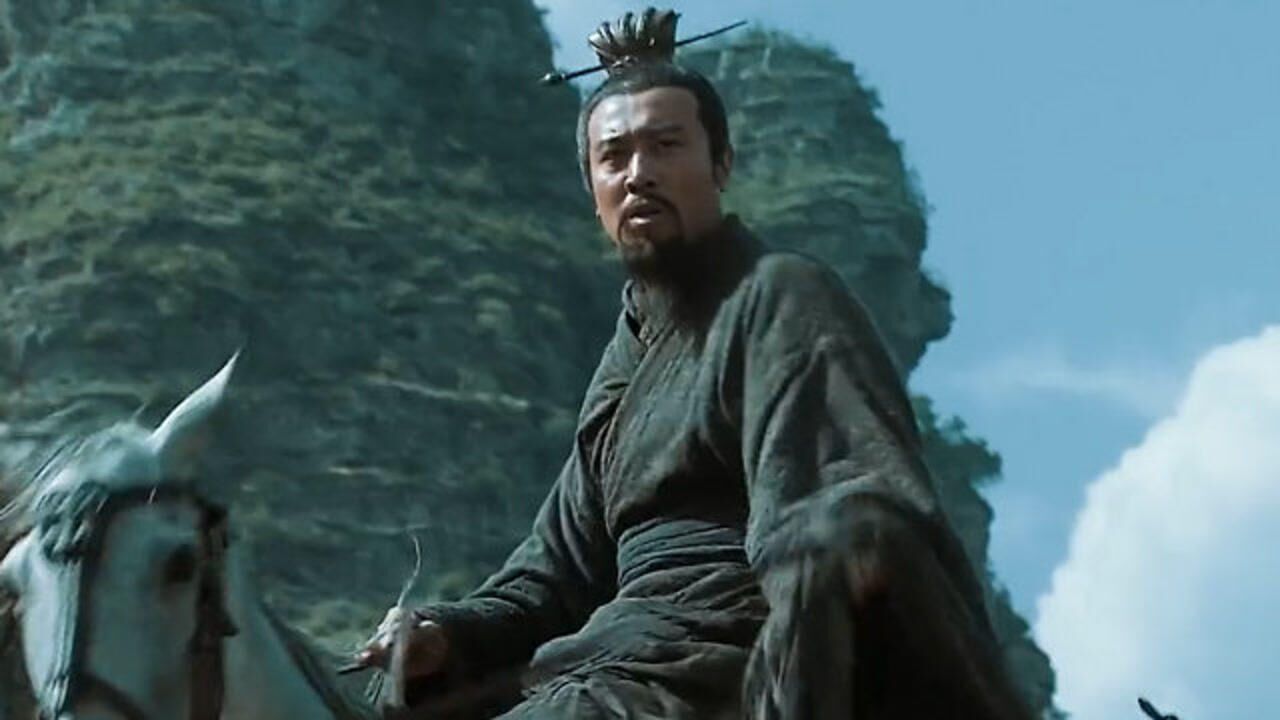 刘备遭敌军追杀深陷檀溪的卢马一跃数丈救主流芳百世美名