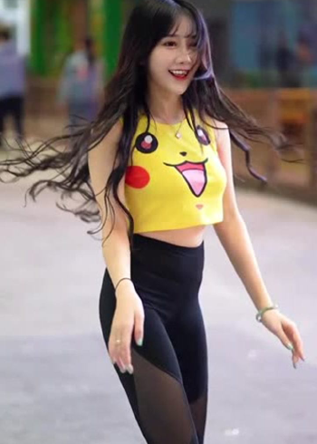 看到你这么开心我也开心了李青青街拍美女网红长沙街拍