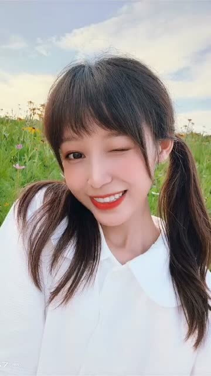 你知道,一个人应该怎么拍出好看的自拍照吗!