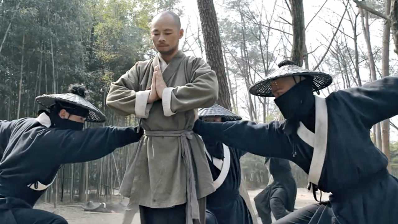 少林问道:少林僧人武功高强,一人单挑一群蒙面人,竟不落下风