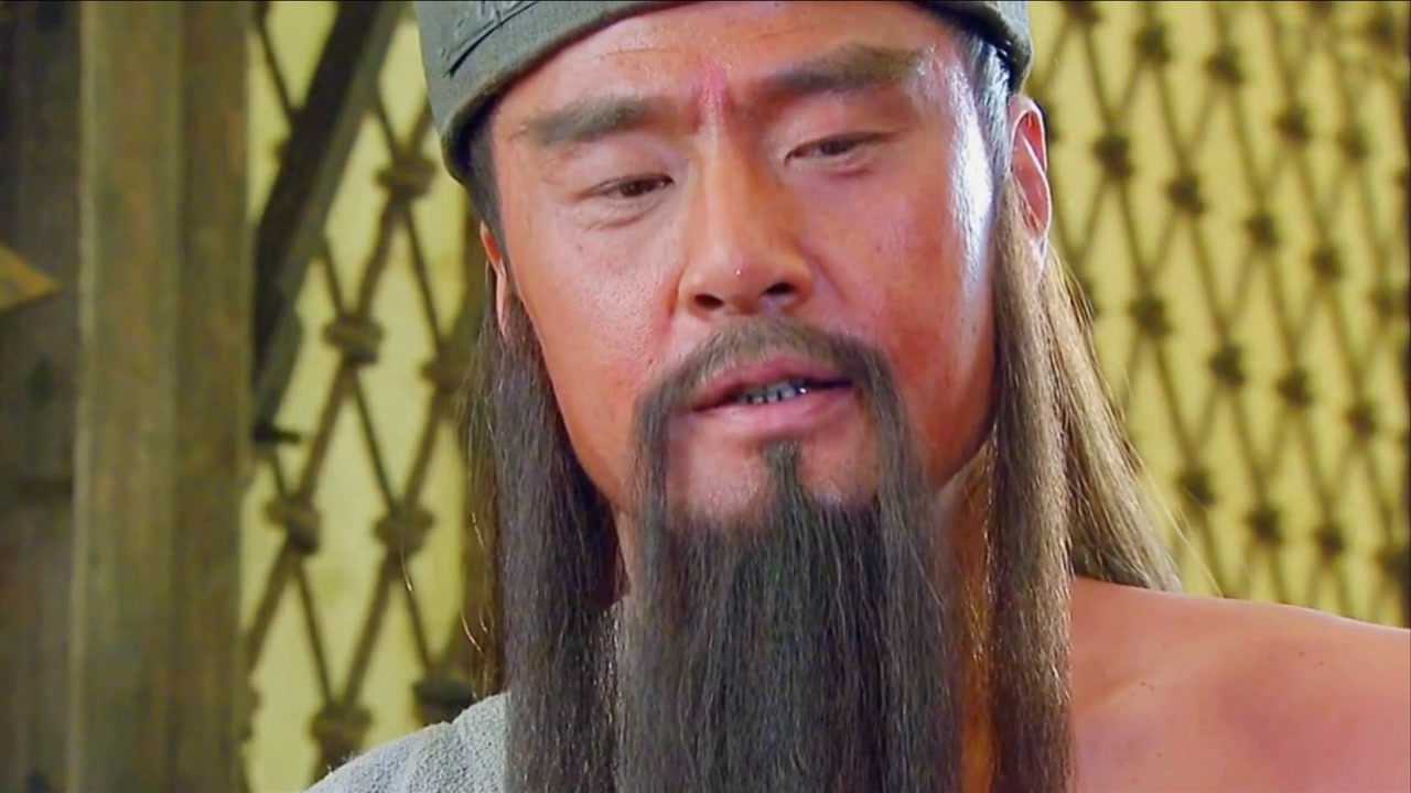 新三国演义:武圣关羽刮骨疗毒,不动其声色,悠然下棋