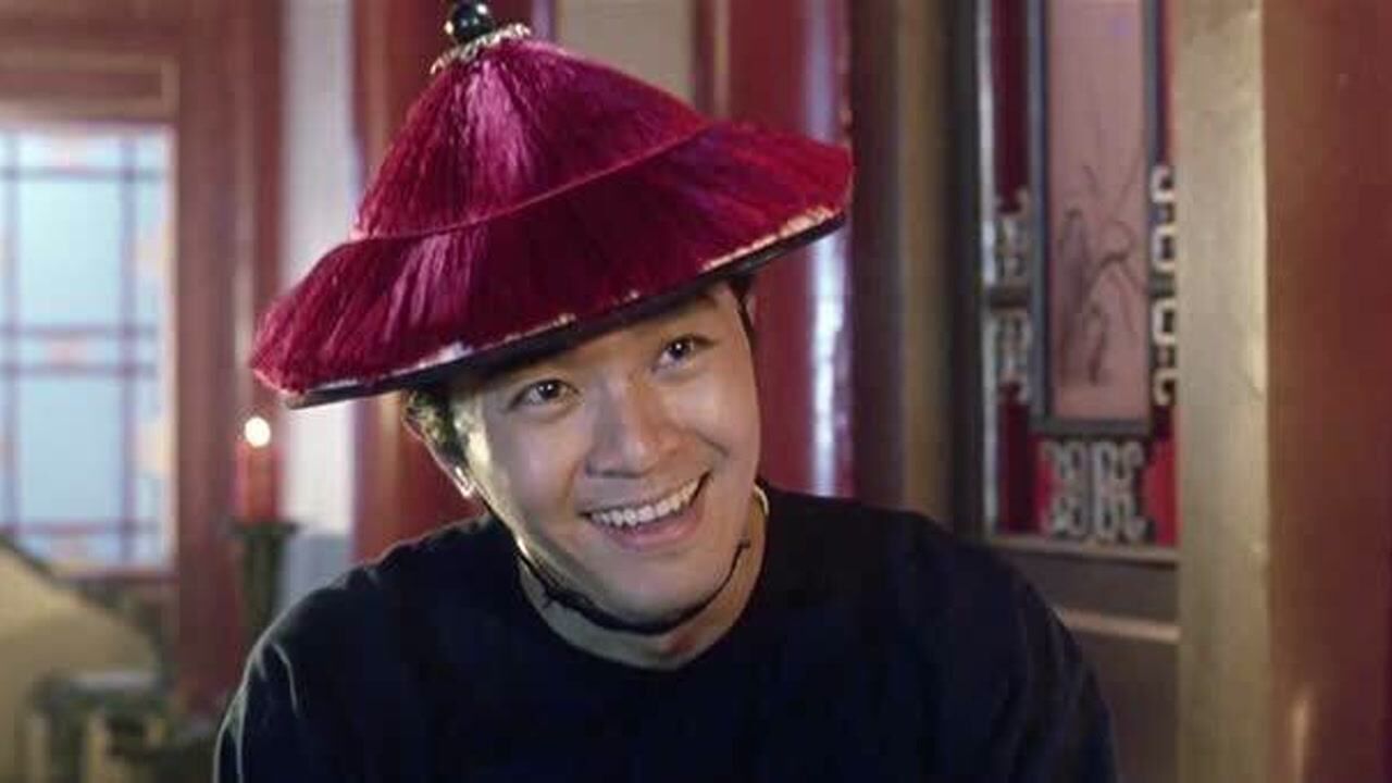 韦小宝第一次见到建宁公主,误以为是太监用力打她,建宁却很喜欢