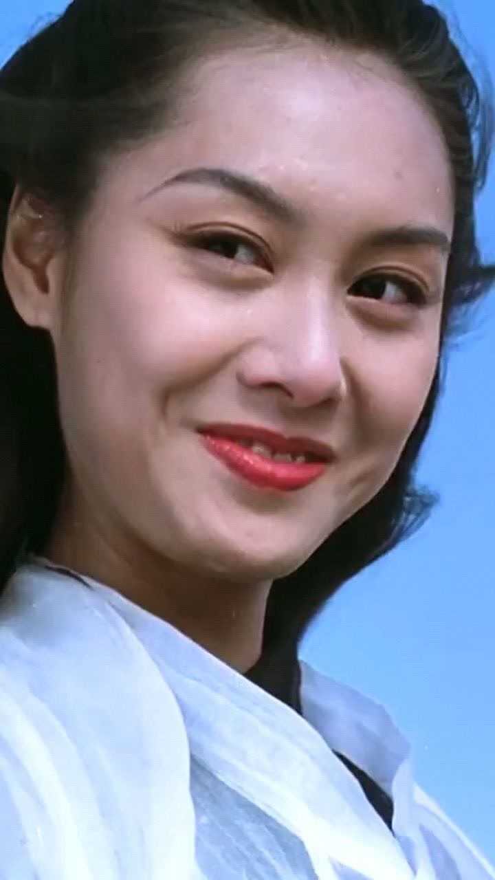 朱茵这经典的回眸一笑太美了永远的紫霞仙子