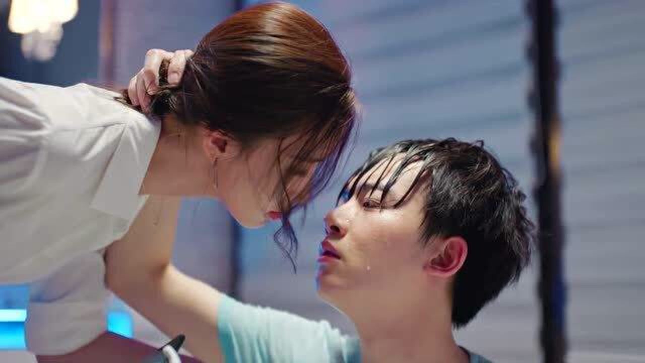 好想和你在一起纪思齐把路清舞当戚年了还亲了路清舞清舞看着视频乐啦