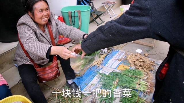 和我一起走进农村的集市,马关县都龙镇!