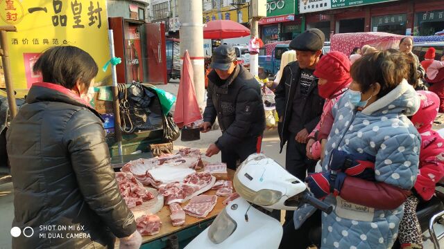 河南猪肉价格又涨价了,猜猜今天卖多少钱,这价格太吓人