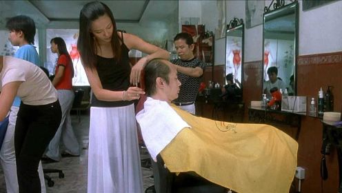 国产片：小伙去理发馆剪头，屁股还没坐热，先赔了500块钱！