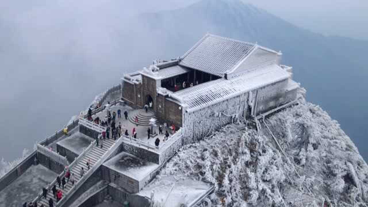 登顶祝融峰,赏雾凇盛景