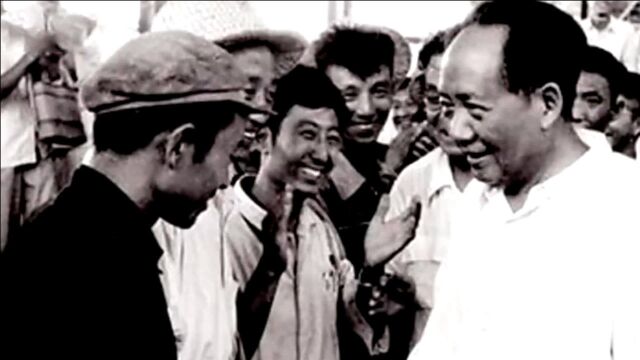 1953年,毛主席视察武汉钢铁厂,工人不戴口罩他也不搞特殊