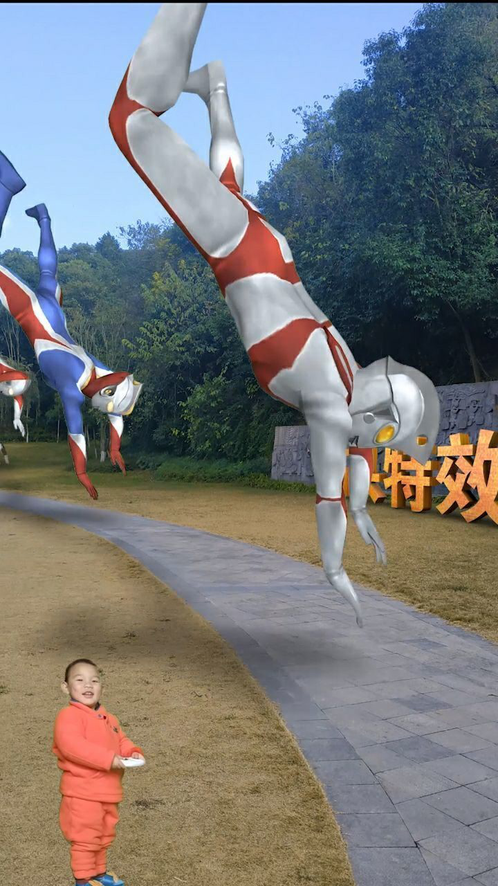 奥特曼精彩表演