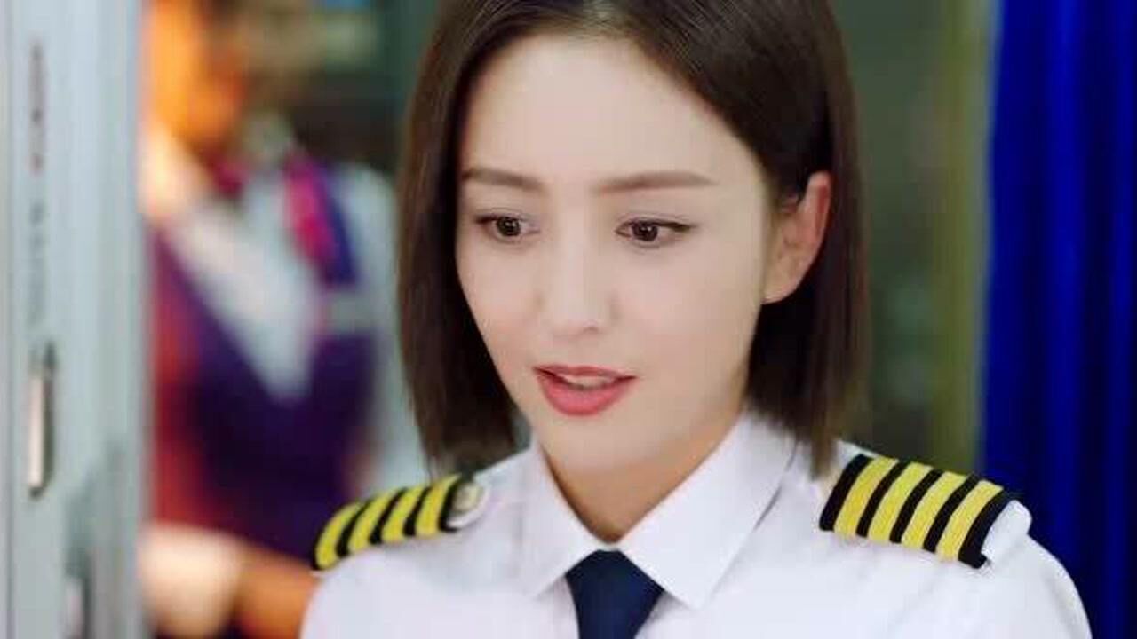 爱的厘米关雨晴机长果断英明的迫降决定助医生挽救了两个家庭的生命