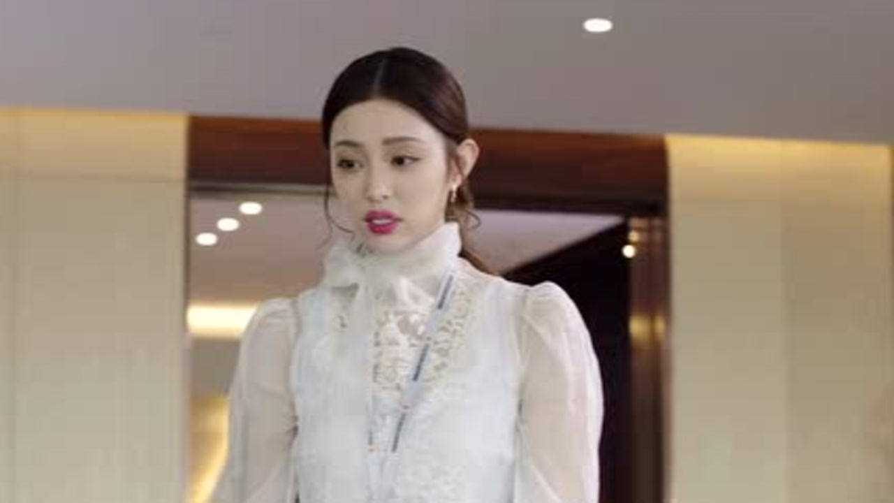 这个世界不看脸英树决心不再依靠连胜陶菲儿苦心终于混到职位