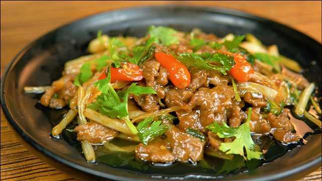 葱爆牛肉怎么做才滑嫩好吃?经典家常肉片腌制及炒肉方法