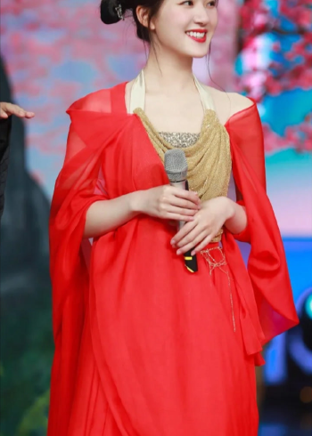 赵露思的3次红衣之舞,哪次惊艳到你了?