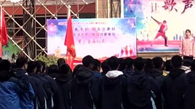 连云港师生同台演唱,学生一开口惊艳全场,仿佛回到了校园时光!