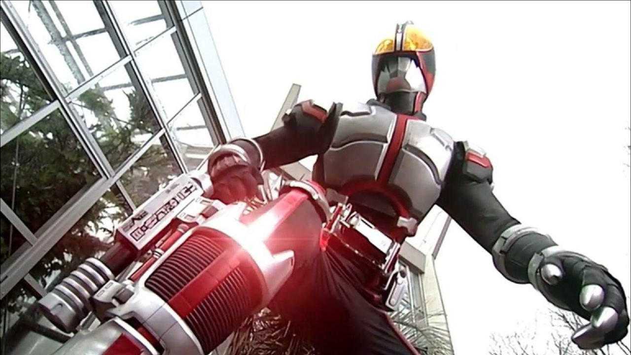 假面骑士中的经典骑士踢,555的深红十二连,帝骑哥的次元骑士踢谁更强