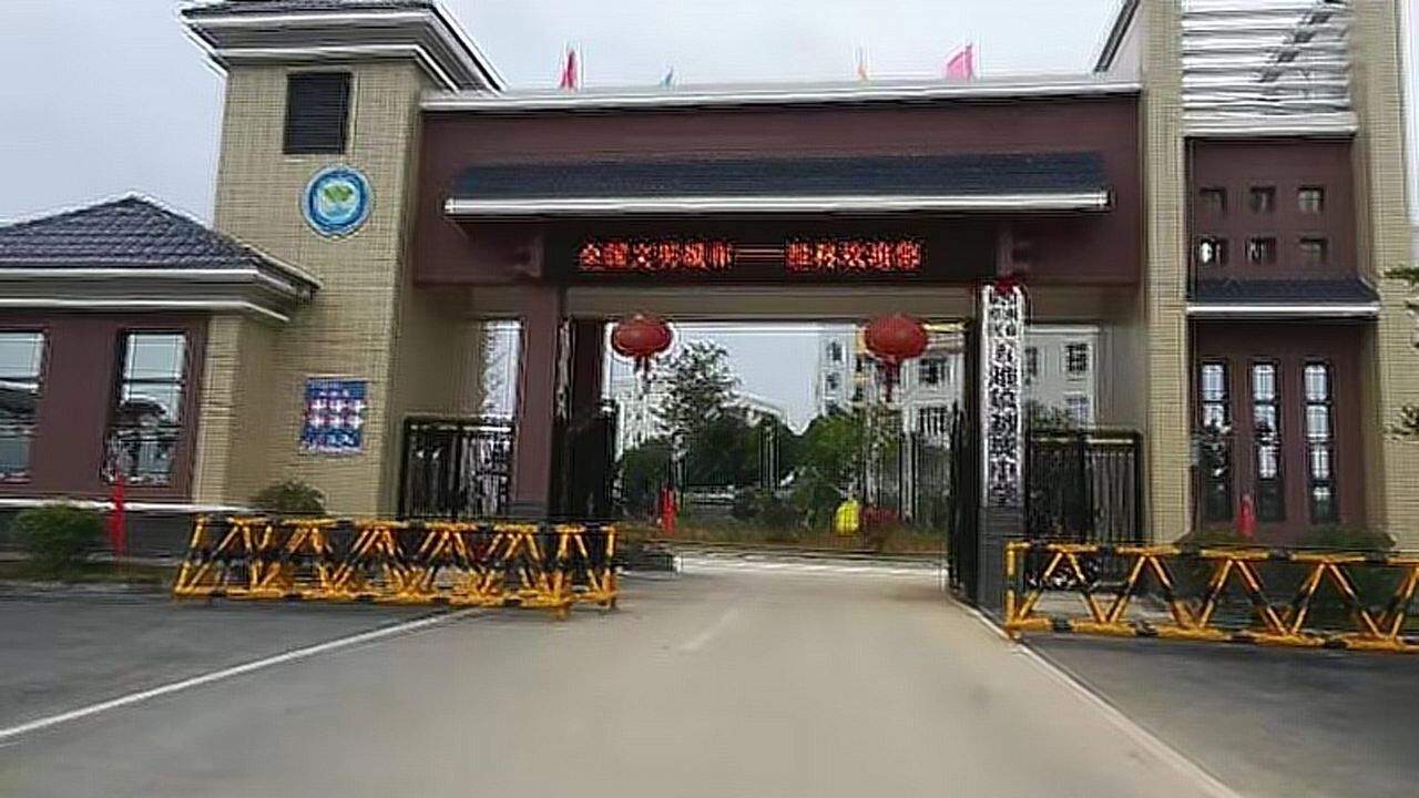 临桂区五通镇初级中学学党史唱红歌庆五四活动上