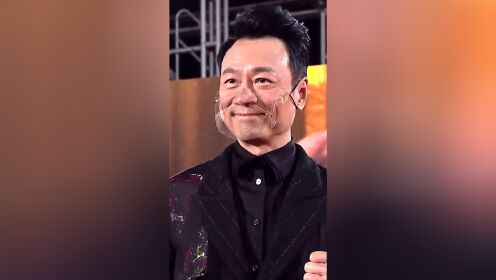 TVB颁奖礼老牌影星姜大卫等到场，早期的动作明星，首位亚洲影帝！