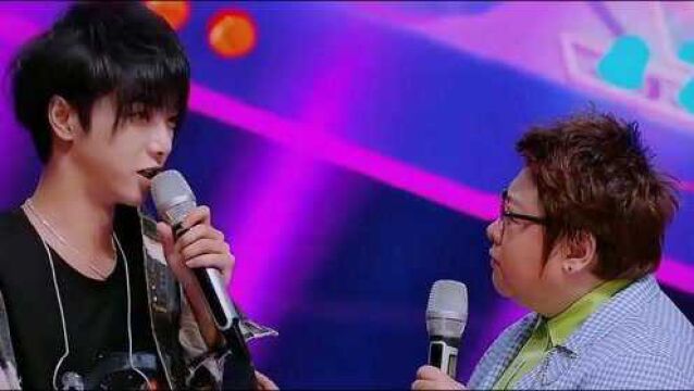 华晨宇再唱成名曲《无字歌》,一开口震惊韩红,立马露出一副“花痴脸”!