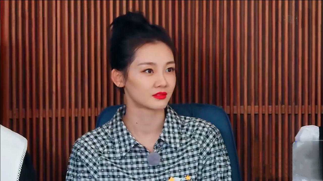 奔跑吧郑恺苗苗撒狗粮变大型抢亲现场上来就求抱抱