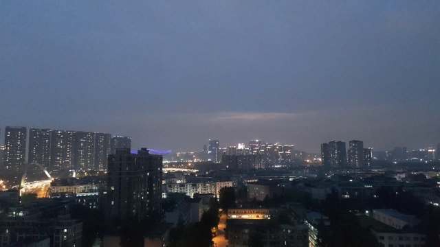 新一线城市成都环球中心对面楼顶风景随拍