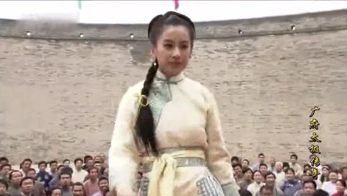 几大武馆掌门领教小女子太极武功，这才是真功夫，看得过瘾