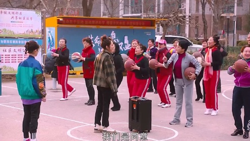 篮球场到底该不该让给老年人跳广场舞？