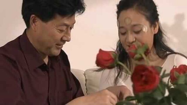 偏不离婚:夫妻二人闹矛盾,回忆美好的日子,曾经也是幸福一家